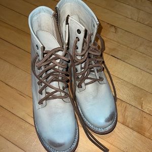 Freebird Manchester boots taupe distressed never worn